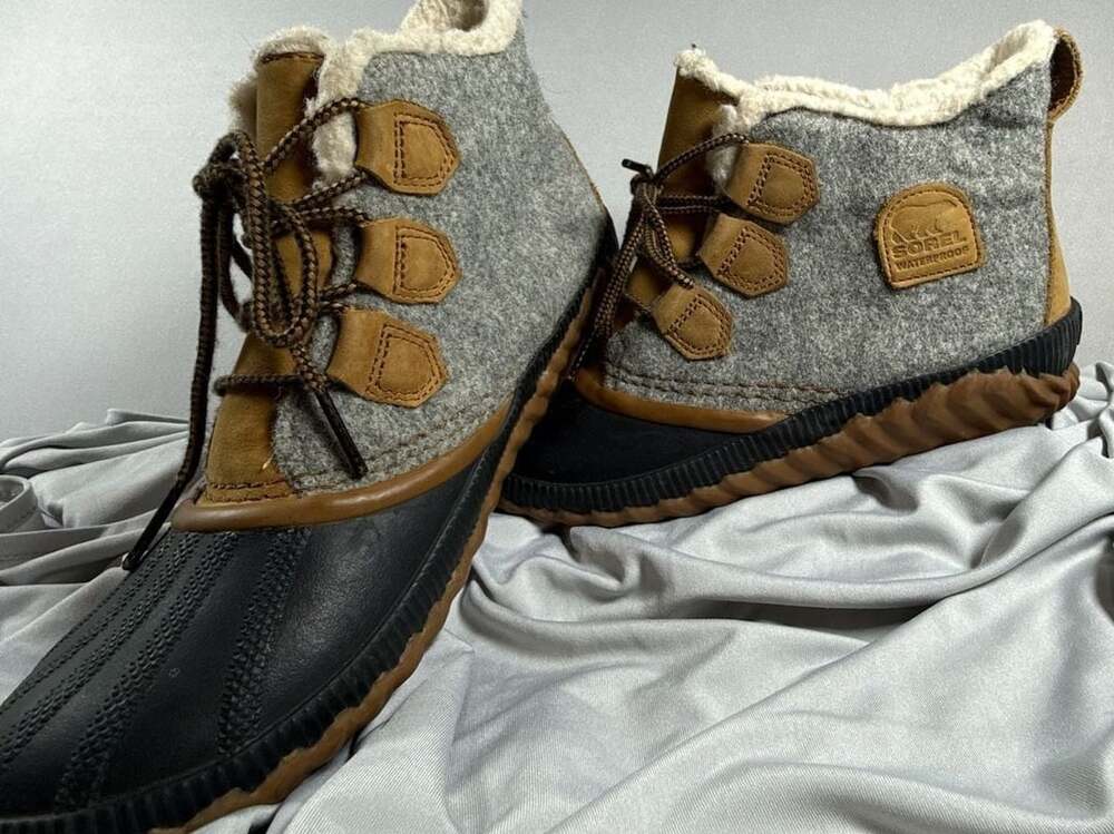 Sorel Women's Out 'N About Plus Felt Waterproof Duck Boots Gray Brown Size 9 NL3